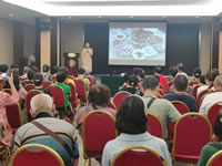 綿陽(yáng)中旅行假日旅行社舉行胡楊林、南疆專列推薦會(huì)